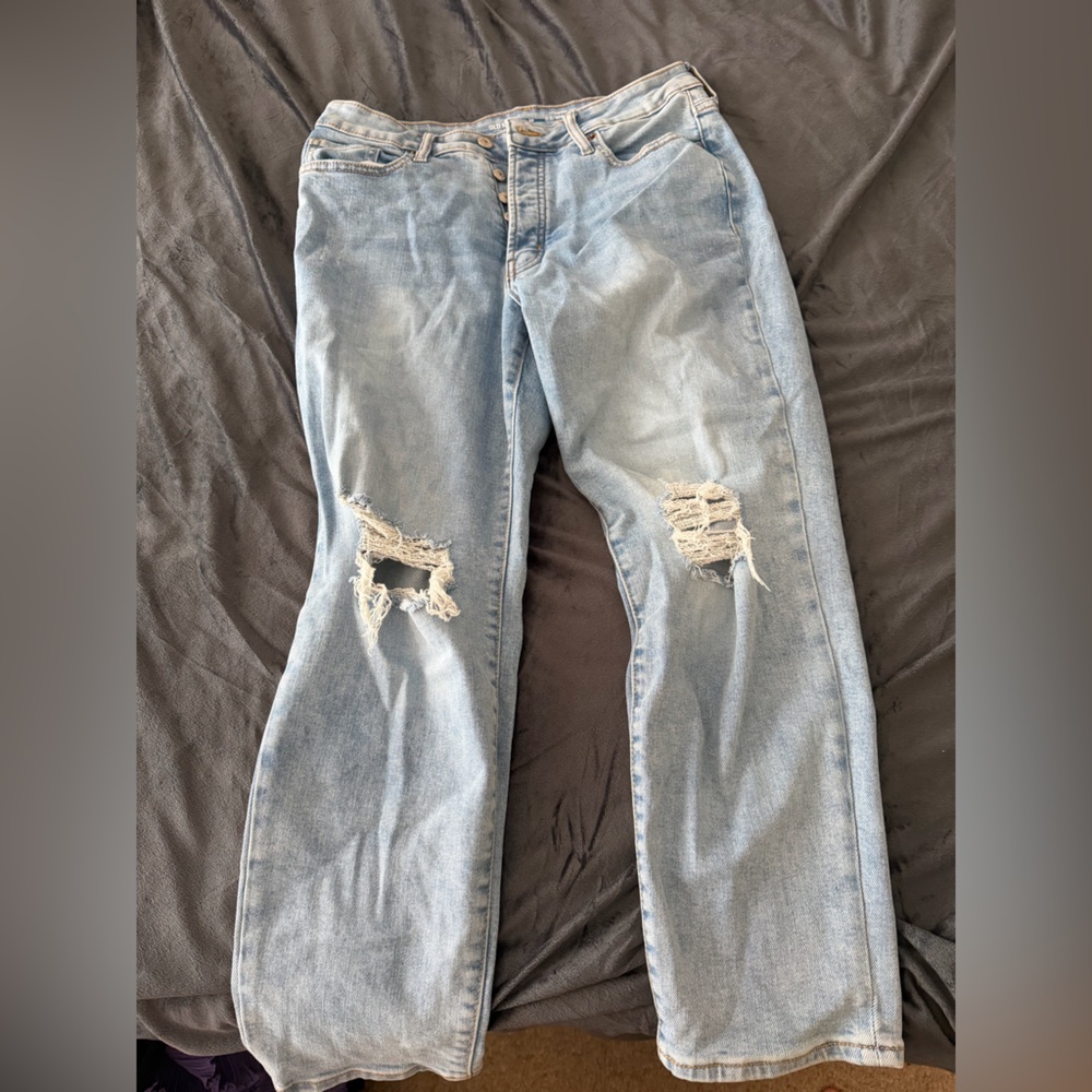 Women’s 10 button up Old Navy Light Blue Distressed Ankle Jeans